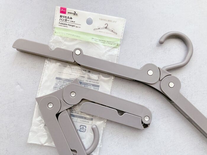 【ダイソー】ポケットサイズで超便利♡お出かけ時に携帯必須の『四角いアイテム』の正体は？