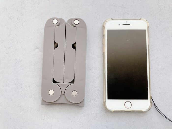 【ダイソー】ポケットサイズで超便利♡お出かけ時に携帯必須の『四角いアイテム』の正体は？