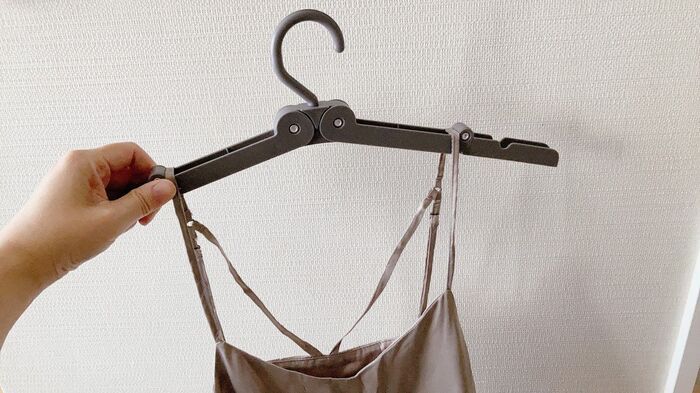 【ダイソー】ポケットサイズで超便利♡お出かけ時に携帯必須の『四角いアイテム』の正体は？