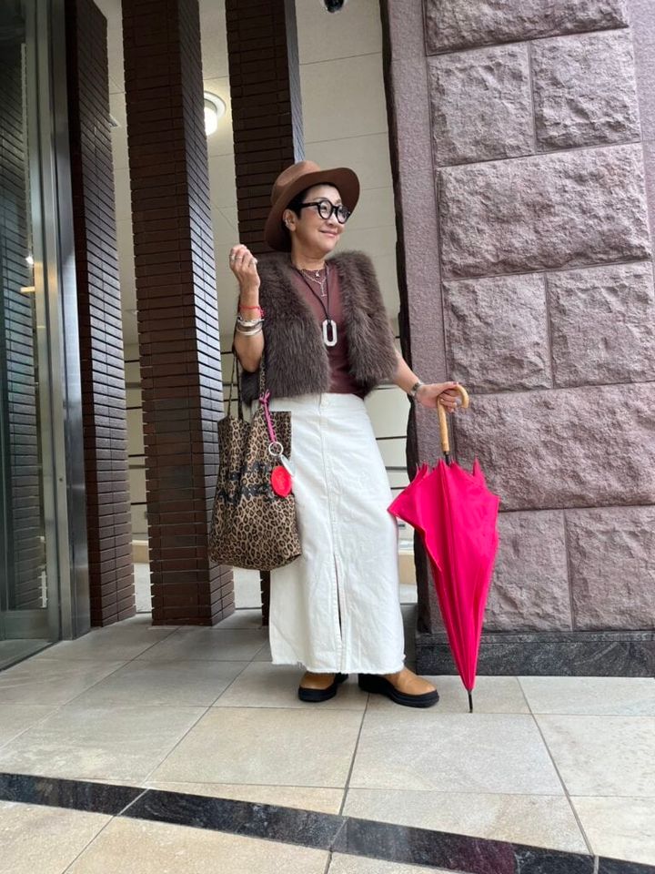 「しまむら」のシャギーベストコーデ