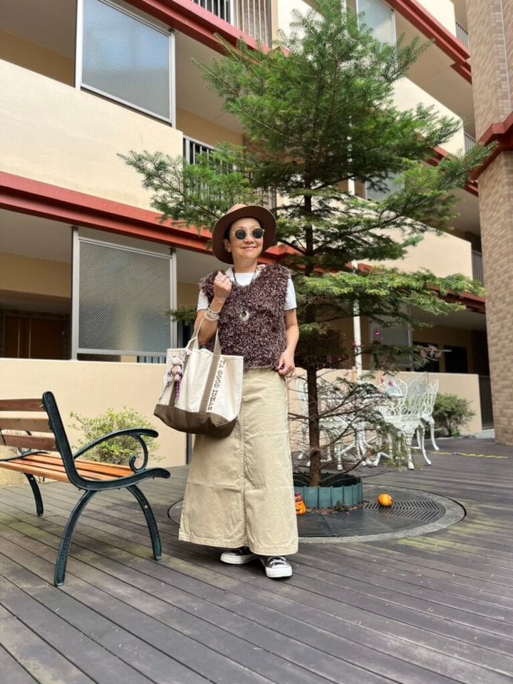 「しまむら」のブラウンベストコーデ