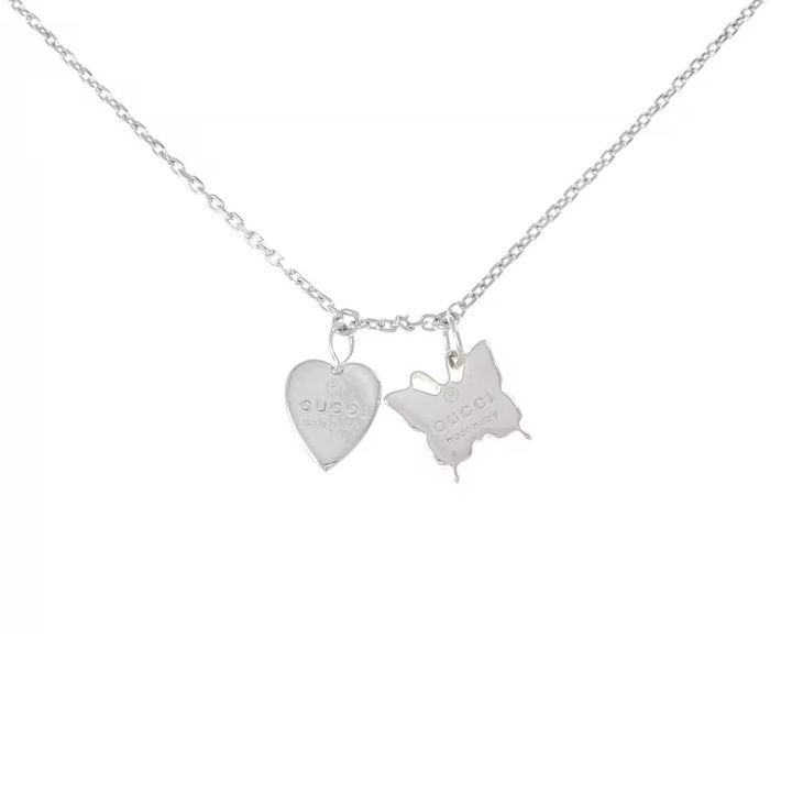 グッチのシルバーネックレス