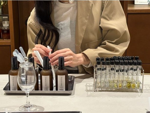 フレグランスディレクターが、個人のカウンセリングを基に調香