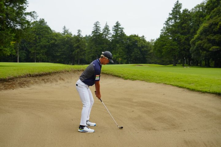 バンカーで大振りはNG！苦手なショットを克服するコツを状況別で解説
