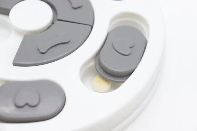 ダイソーのペットショップ級なペット知育玩具（ノーズワークパズル、丸型）