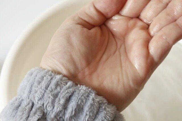 洗顔用リストバンド 使用例