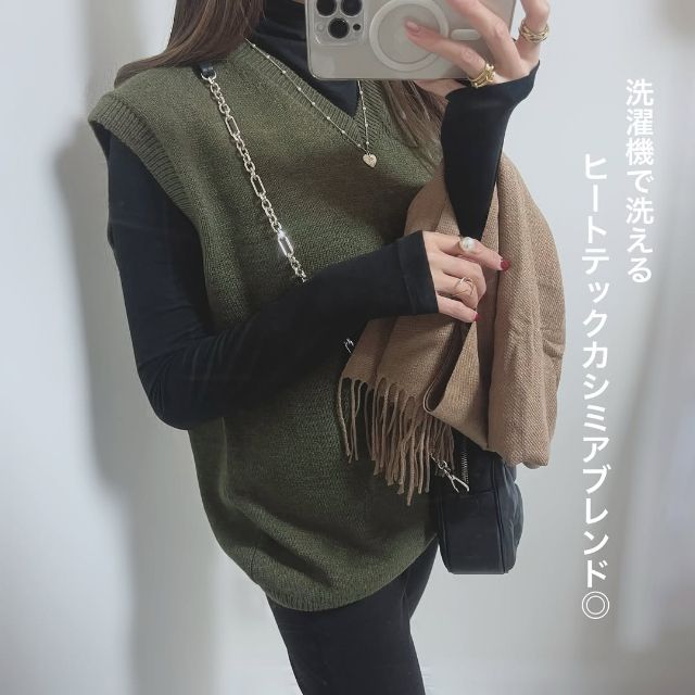 極暖ヒートテックカシミヤブレンドタートルネックTを着用したコーデ