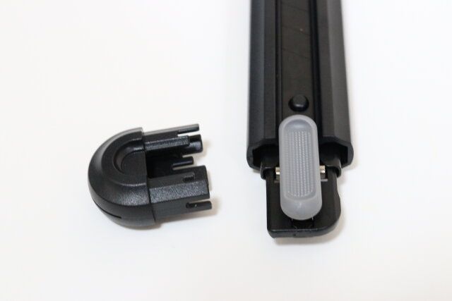 オートロック式カッター（15.4cm×2.8cm×1.8cm） パーツ取り外し