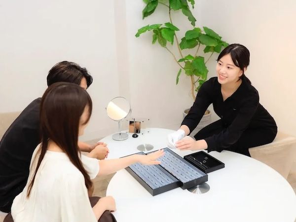 【東京都新宿区】感性豊かな指輪づくりを叶える結婚指輪と婚約指輪ブランド「鶴」新宿アトリエがOPEN