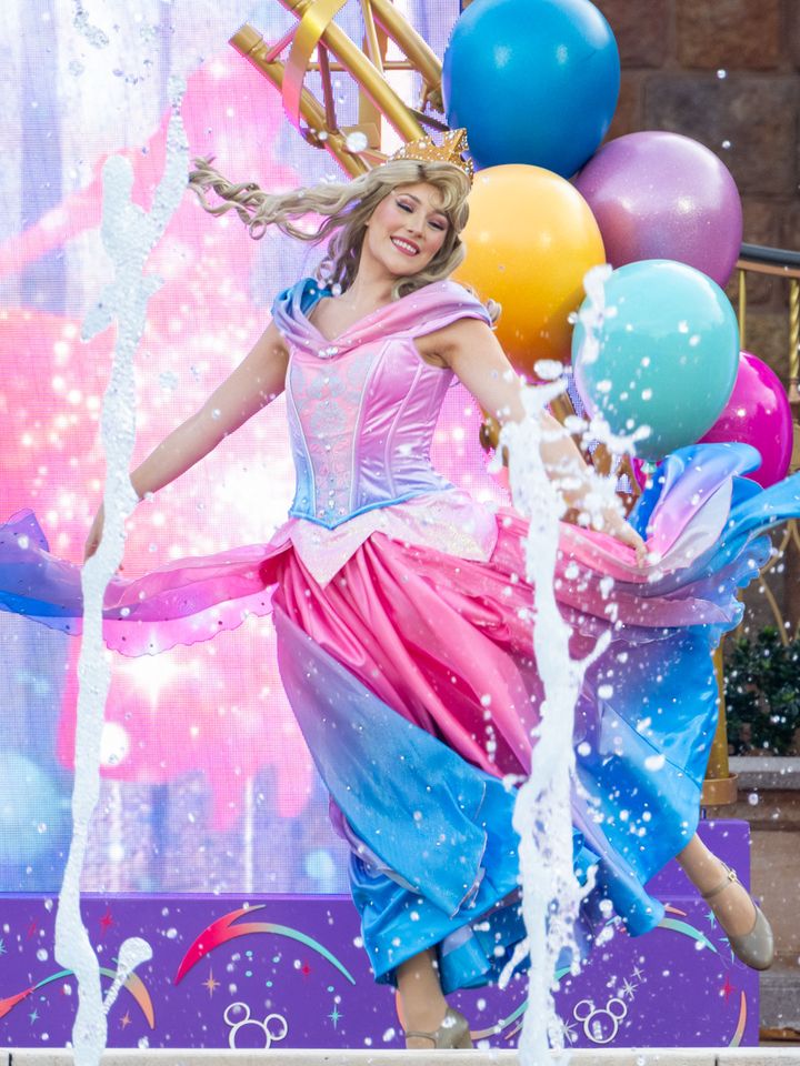 ピンクのドレスに着替えた「オーロラ姫」