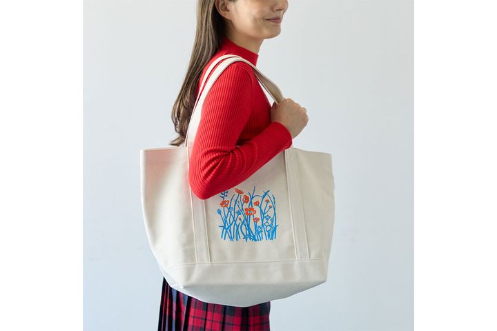 「アフタヌーンティー」福袋「ニューイヤーズバッグ2026」／￥10,000（税込み）