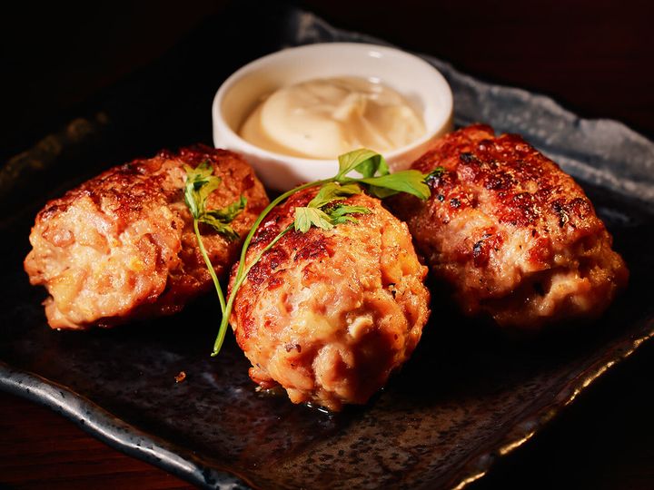 恵比寿『グリル＆ワイン ダンヴィーヴァ』の「名物!! 自家製つくね」