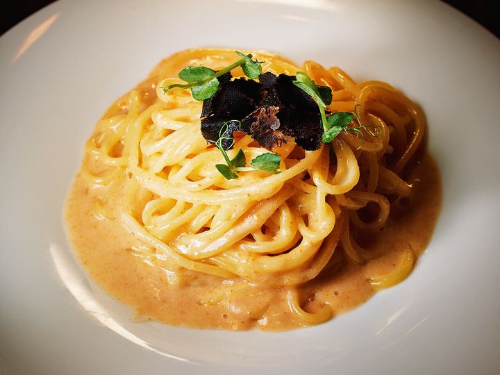 大門『ビストロ カリテプリ』の「黒トリュフとウニの濃厚クリームソース」