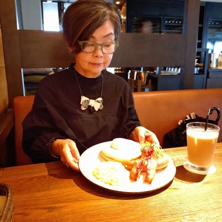 アイヴィーブレックファストパンケーキコンポプレートと素敵ブロガー礒部さん