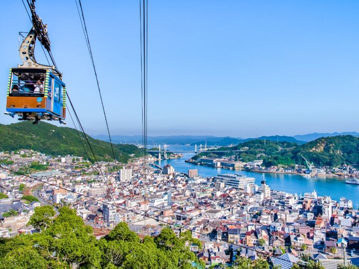 All About ニュース編集部が全国250人を対象に実施した「老後に住みたい」市に関するアンケート」の調査結果から、「老後に住みたい」と思う広島県の市ランキングを発表！ 2位「尾道市」を抑えた1位は？