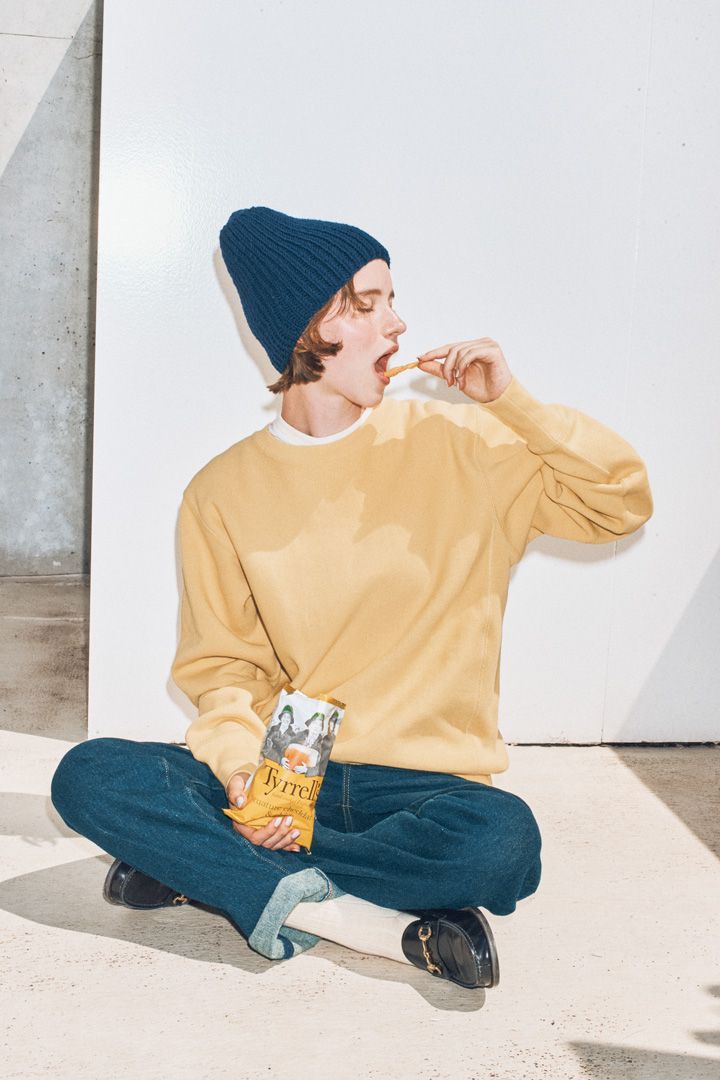 カジュアルな装いでも知的に見えるネイビー。この秋挑戦したいコーデ6選