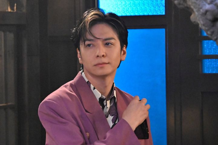 ドラマ『もしもこの世が舞台なら、楽屋はどこにあるのだろう』に出演する生田斗真 （C）フジテレビ width=