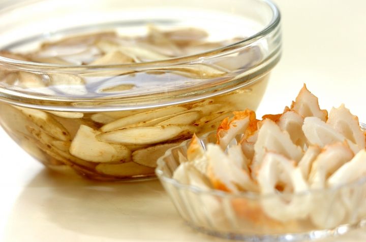 ゴボウとちくわのワサビマヨサラダの下準備1