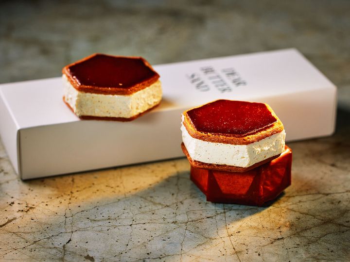 『DEAR BUTTER SAND』の「幸せの焦がしバターサンド（ラムレーズン）」