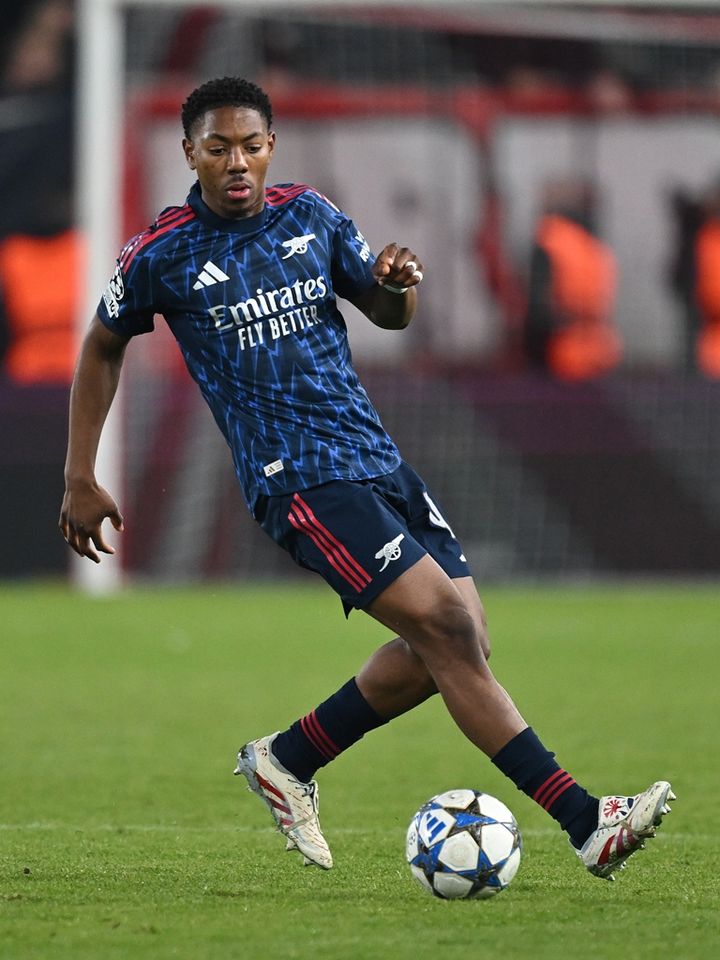 adidas、“刺繡”コラボスパイクが登場！アーセナルのイングランド代表DFが着用中