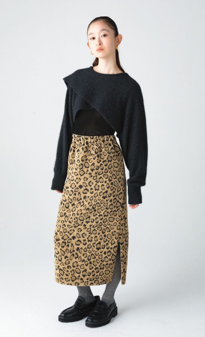 上質なムードが漂う存在感あるスカート