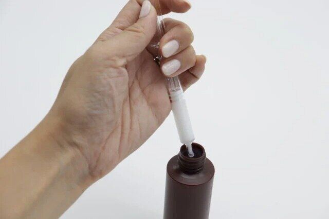 ダイソーのシリンジタイプ化粧容器