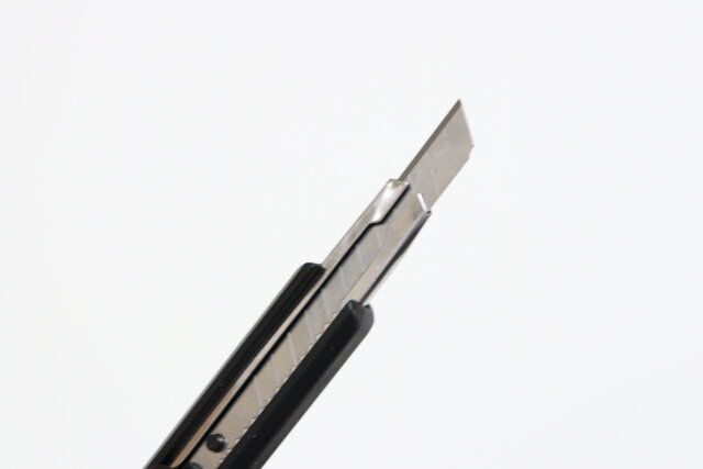 マグネット付カッター（ブラック、9mm） 刃