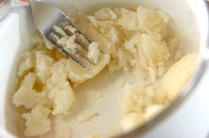 子どもに大人気！サバ缶のお焼きの作り方1