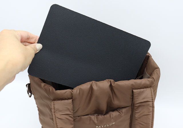 ベイフローキルティングバッグブラウン2way5ポケット底板