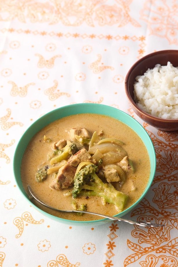 豚ロースのカレークリームスープ （C）まるみキッチン／KADOKAWA