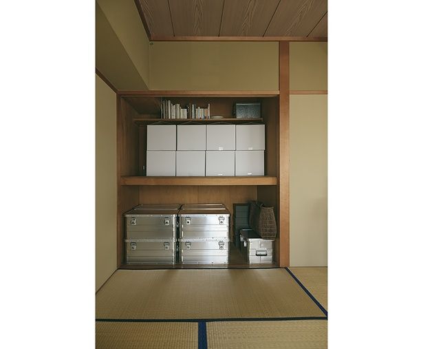 手放しの過程では、家のあらゆるスペースで物と向き合い、まるで自分自身との対話の「100本ノック」 （C）深尾 双葉／KADOKAWA