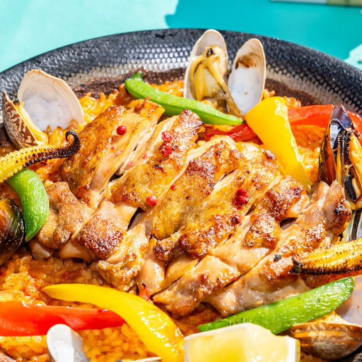 ハウステンボス／エルマーソ「【数量限定】クリスマスローストチキンパエリア」2