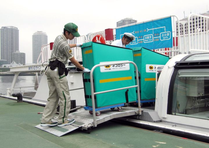 大手配送会社のヤマト運輸はお客さまのさらなる利便性向上と宅急便事業の基盤強化を図る目的として、「宅急便当日配送サービス」の提供開始と「同一都道府県内運賃」の新設を開始することを5日、公式サイト上で発表しました。