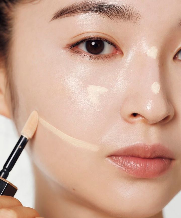 糸リフト級！ 頰引き上げコンシーラー