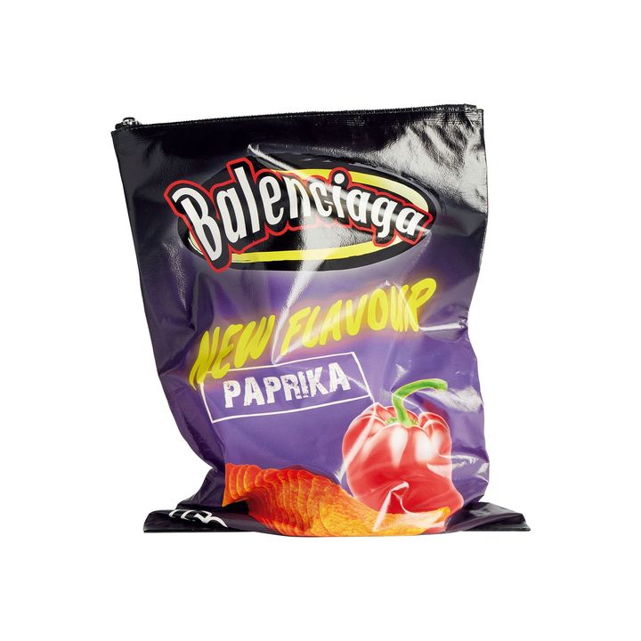 バッグ 本体 H30cm ￥297,000（予定価格）／BALENCIAGA