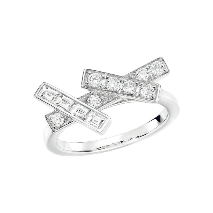 「スレッド」リング WG×ダイヤモンド ￥922,000／GRAFF