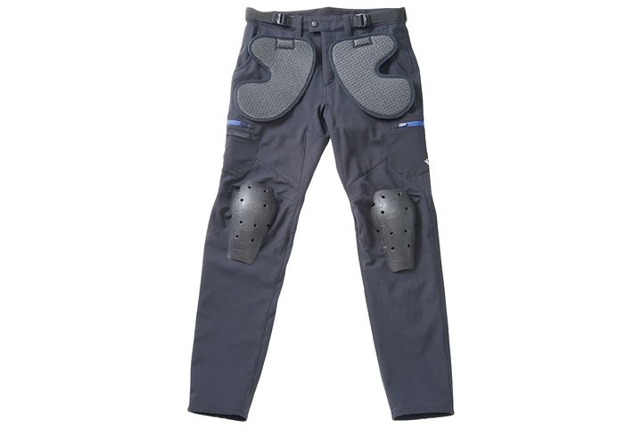 高機能ウエア＆グローブは冬も走るライダーの強い味方