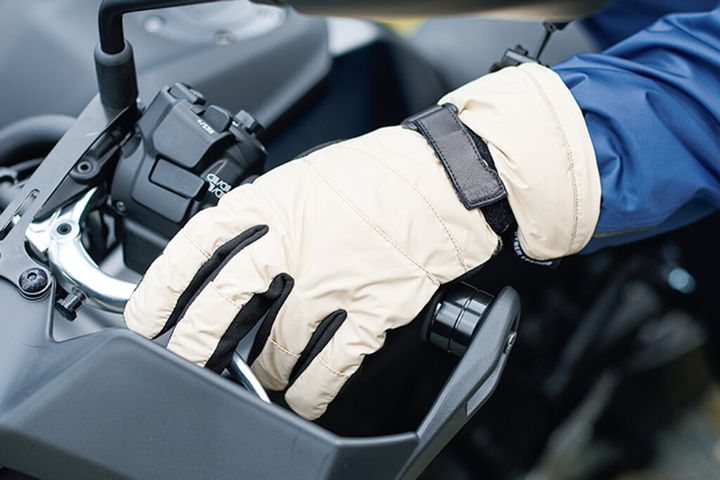 高機能ウエア＆グローブは冬も走るライダーの強い味方