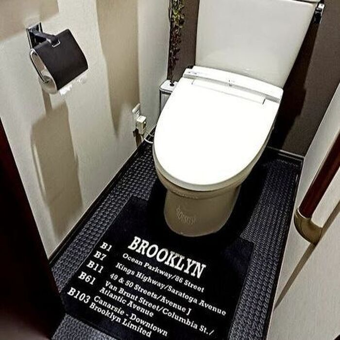 【100均DIY】トイレの床をたった440円でイメチェン！寒さ対策にもおすすめです♪