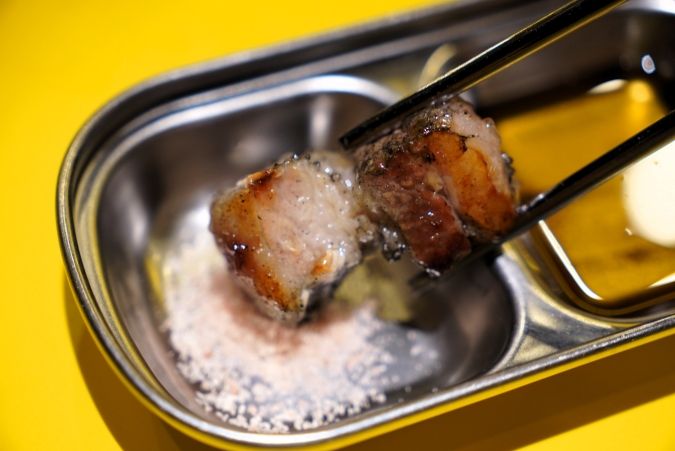 ホランイ 炭火焼きサムギョプサル 塩