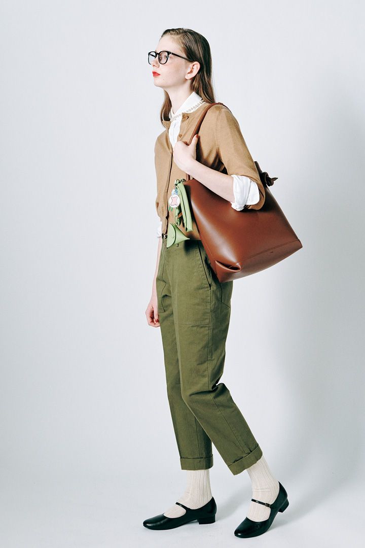 お仕事バッグもセンスよく。今選びたい大人顔デザイン4コーデ