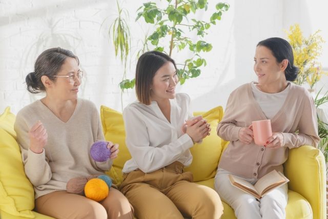 3人の柄がの女性