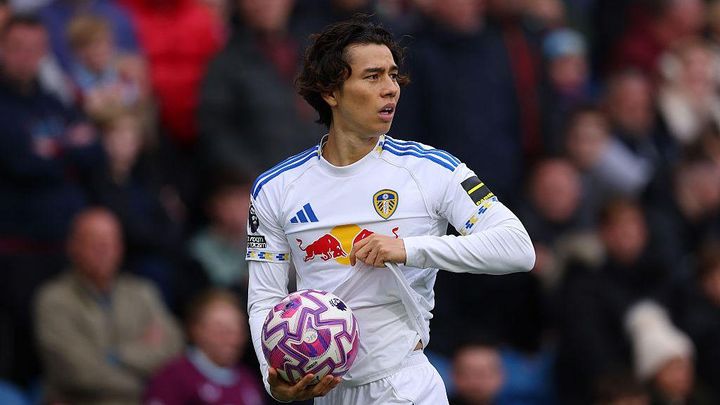 「まだ真の輝きがない」27歳日本代表MFは極めて寡黙で、大柄なライバルとは正反対…地元紙が評価