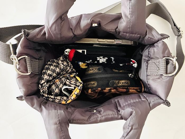 フワフワ可愛い♡冬に持ちたい2WAYバッグを〈付録〉でゲット。想像以上にミニサイズでオシャレです！