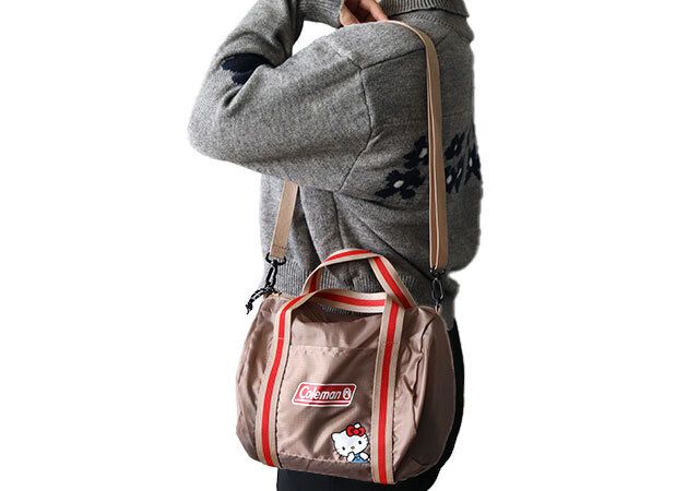 宝島社InRed12月号増刊のコールマン×ハローキティのボストン型ポシェット2