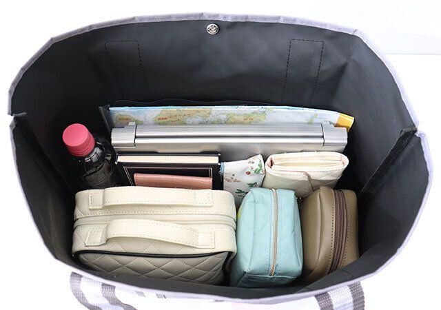 宝島社InRed12月号のコールマン×ハローキティの大容量トートバッグ5