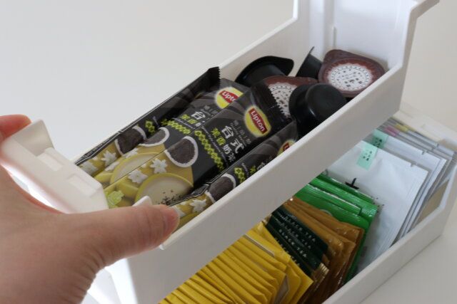 積み重ね缶詰ストッカー W 取り出し