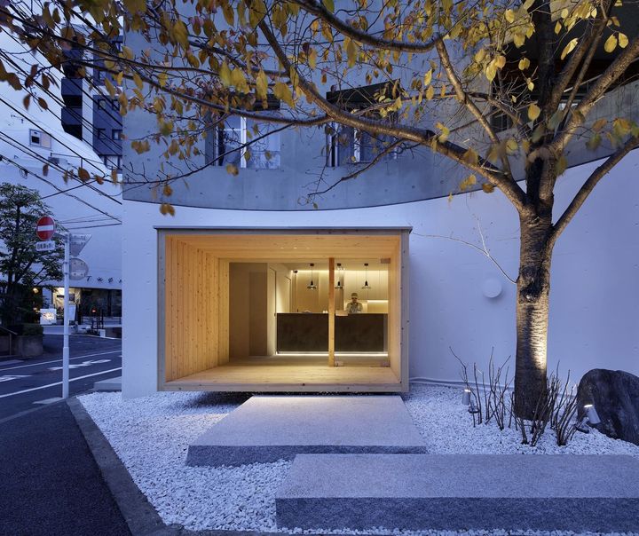 特徴的な造りが目を引く、代官山店の外観。現在は虎ノ門ヒルズ内にもショップを展開。