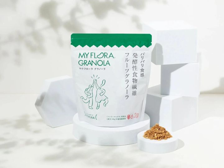 グラノーラのパッケージとサンプル