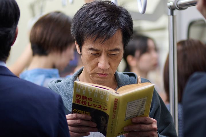 映画『津田寛治に撮休はない』場面写真 （C）映画『津田寛治に撮休はない』製作委員会 width=